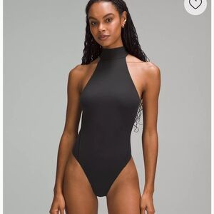 Lulu Lemon Mock-neck sleeve less bodysuit